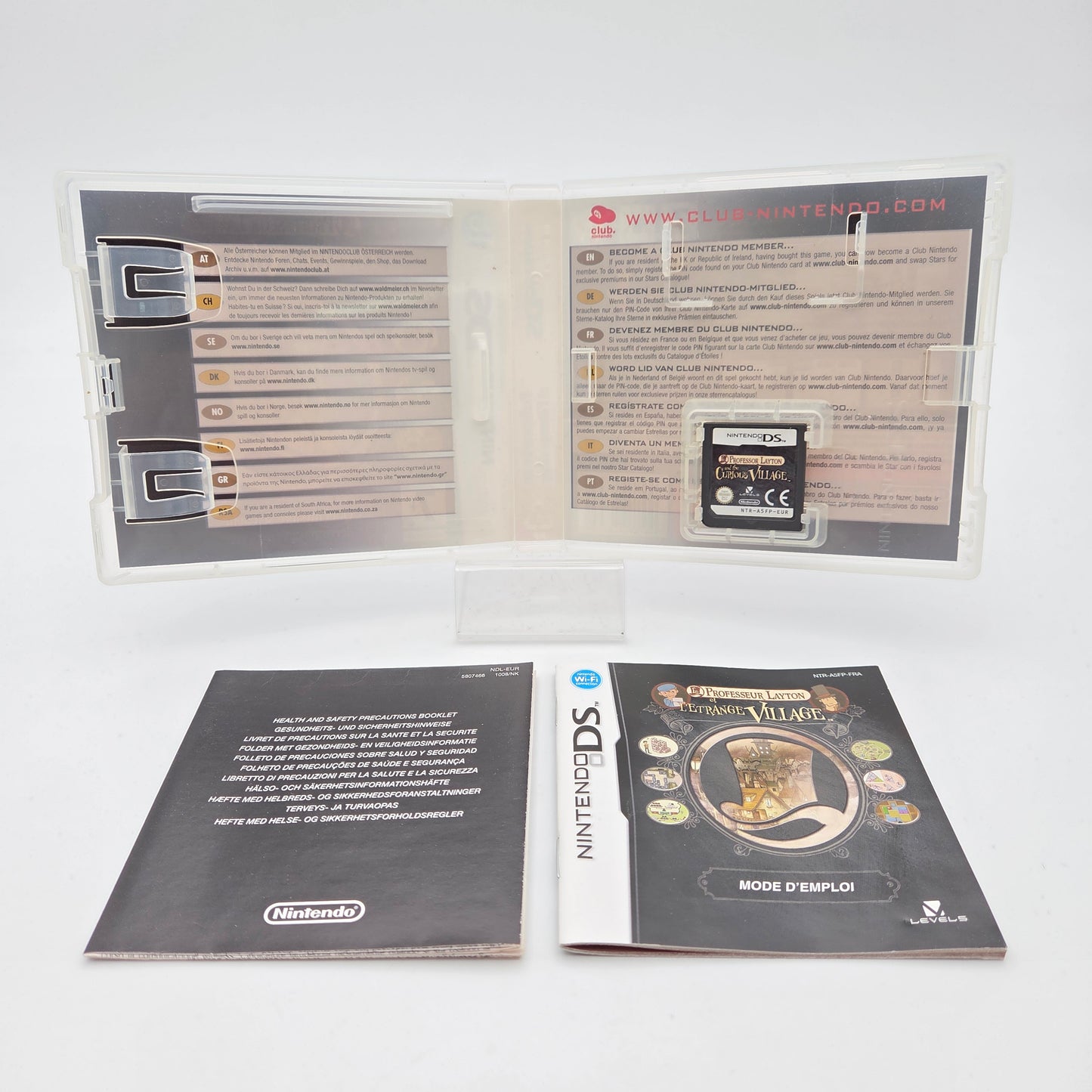 Professeur Layton et L'Etrange Village - Nintendo DS