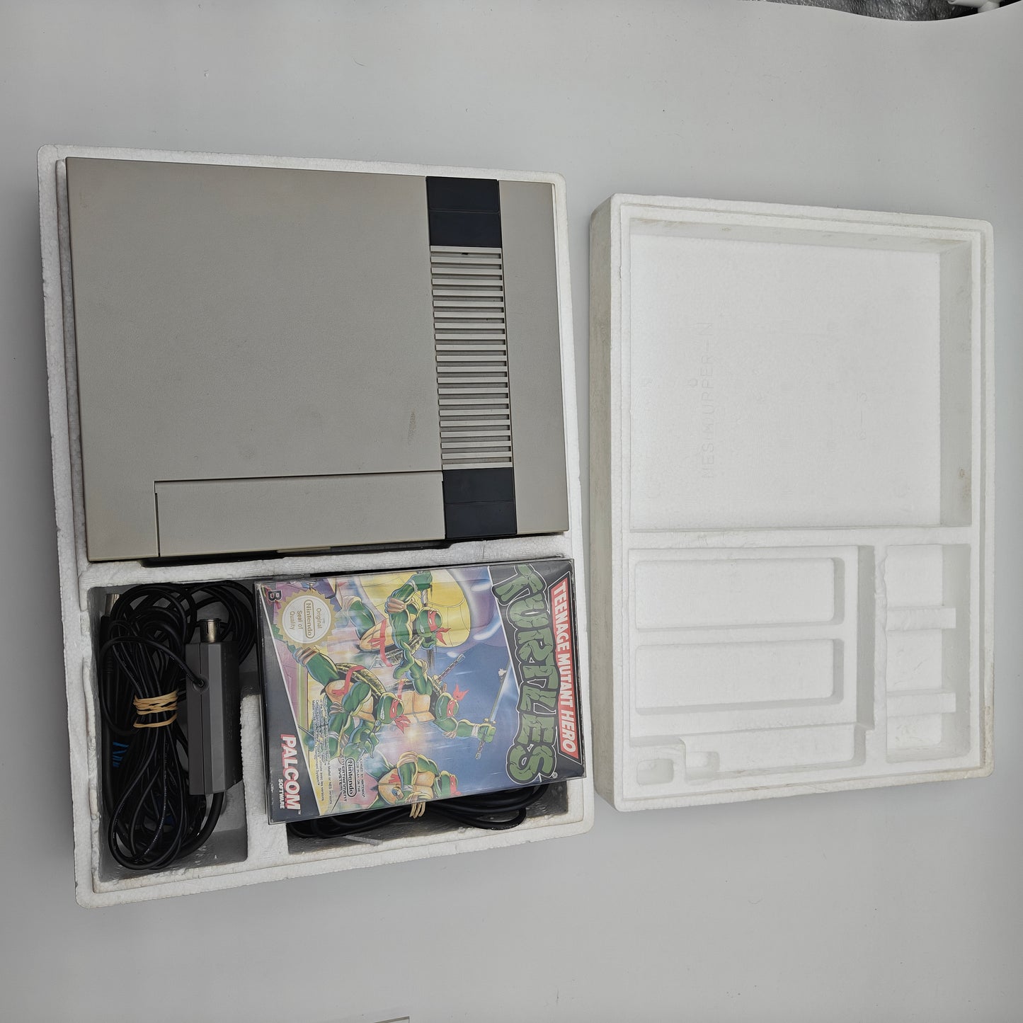 Nintendo Entertainment System - Teenage Mutant Ninja Turtles Pak