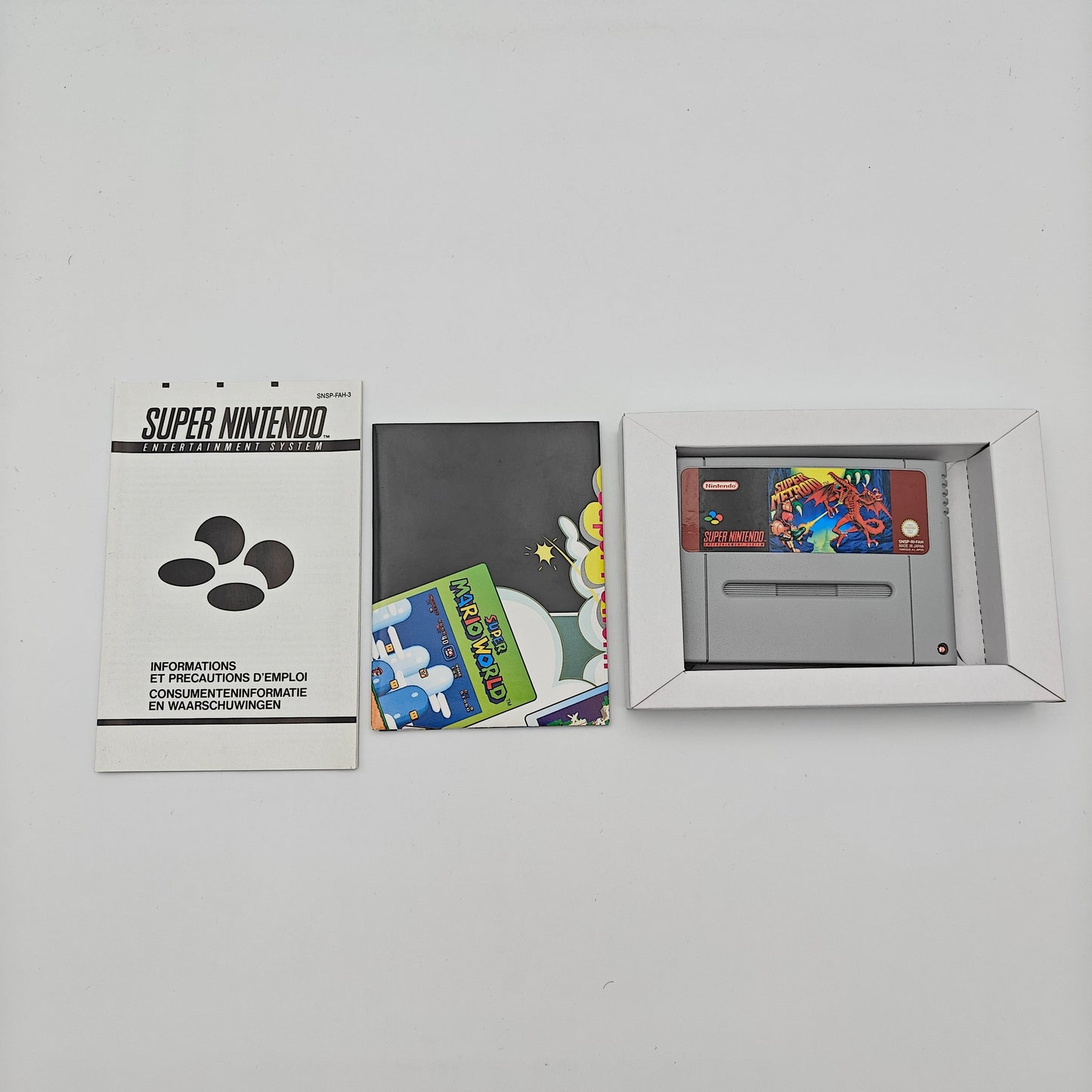 Super Metroid + Guide - Super Nintendo