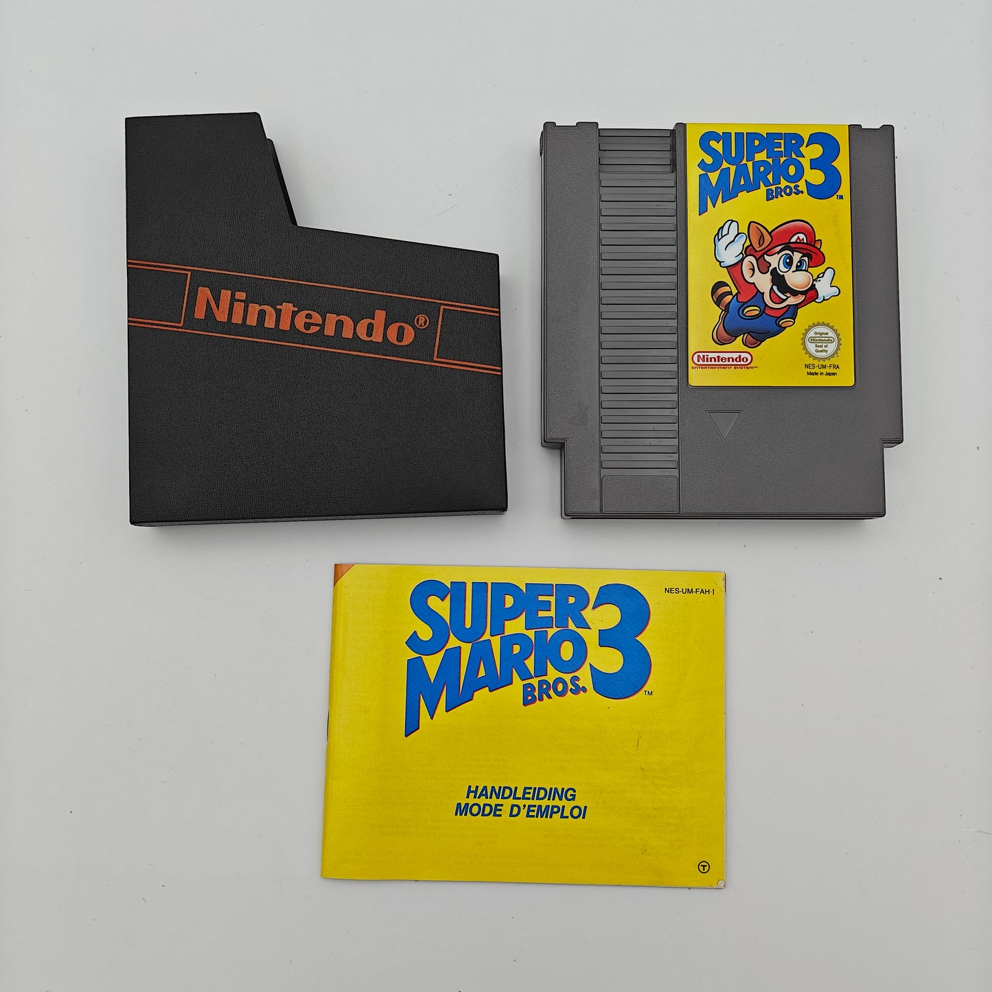 Super Mario Bros 3 - Nintendo Entertainment System