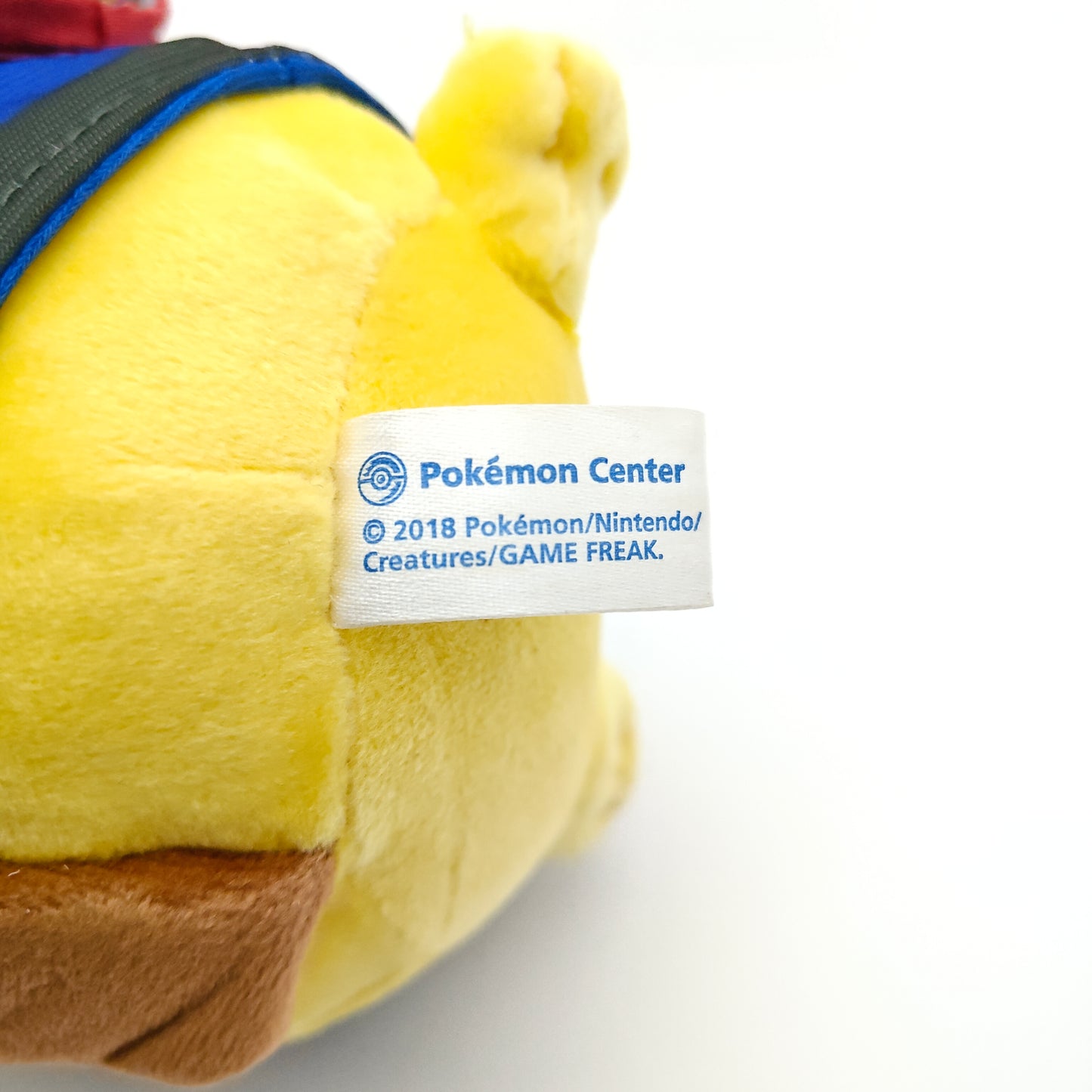 Peluche Pikachu Uniforme - Exclusivité Pokémon Center