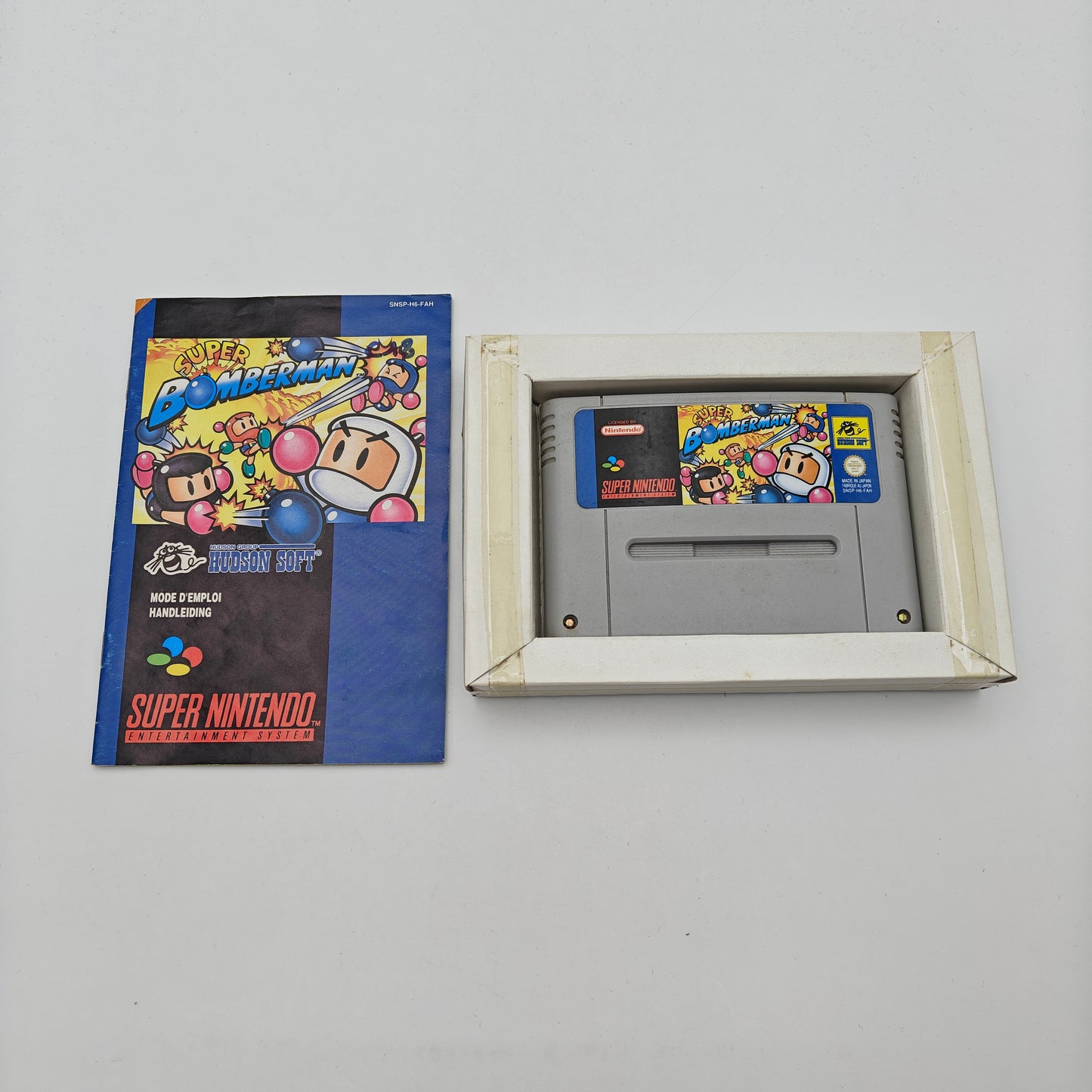 Super Bomberman - Super Nintendo