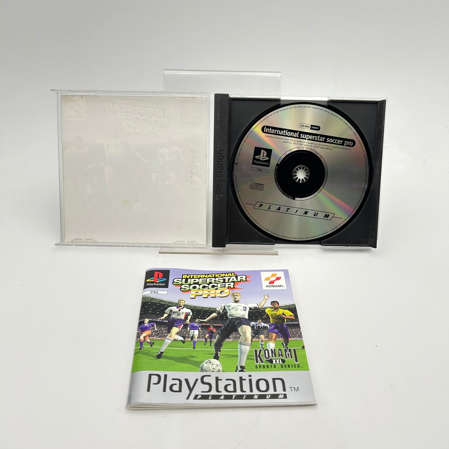 INTERNATIONAL SUPERSTAR SOCCER PRO - PLAYSTATION 1