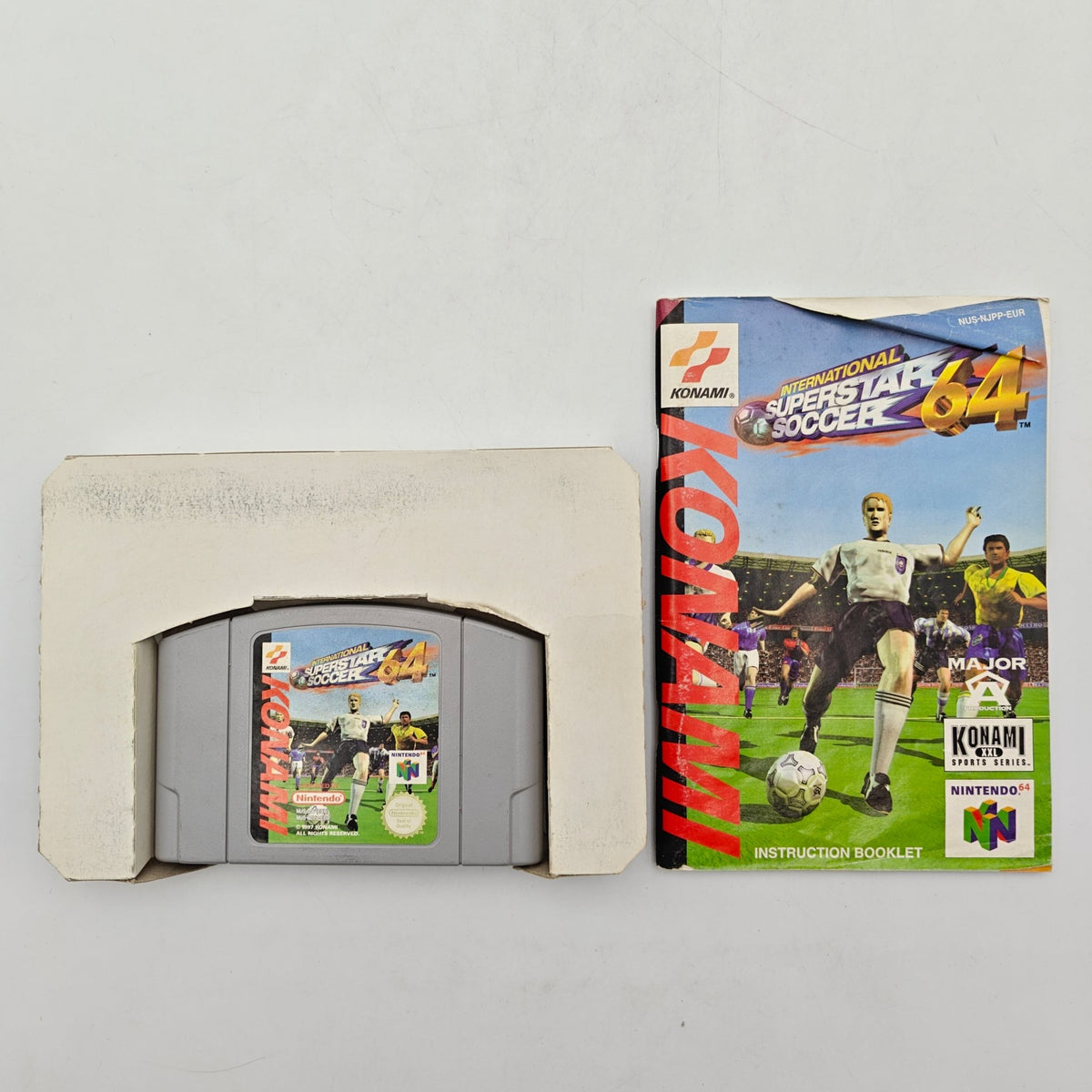 INTERNATIONAL SUPERSTAR SOCCER 64 - NINTENDO 64 - Strike Games