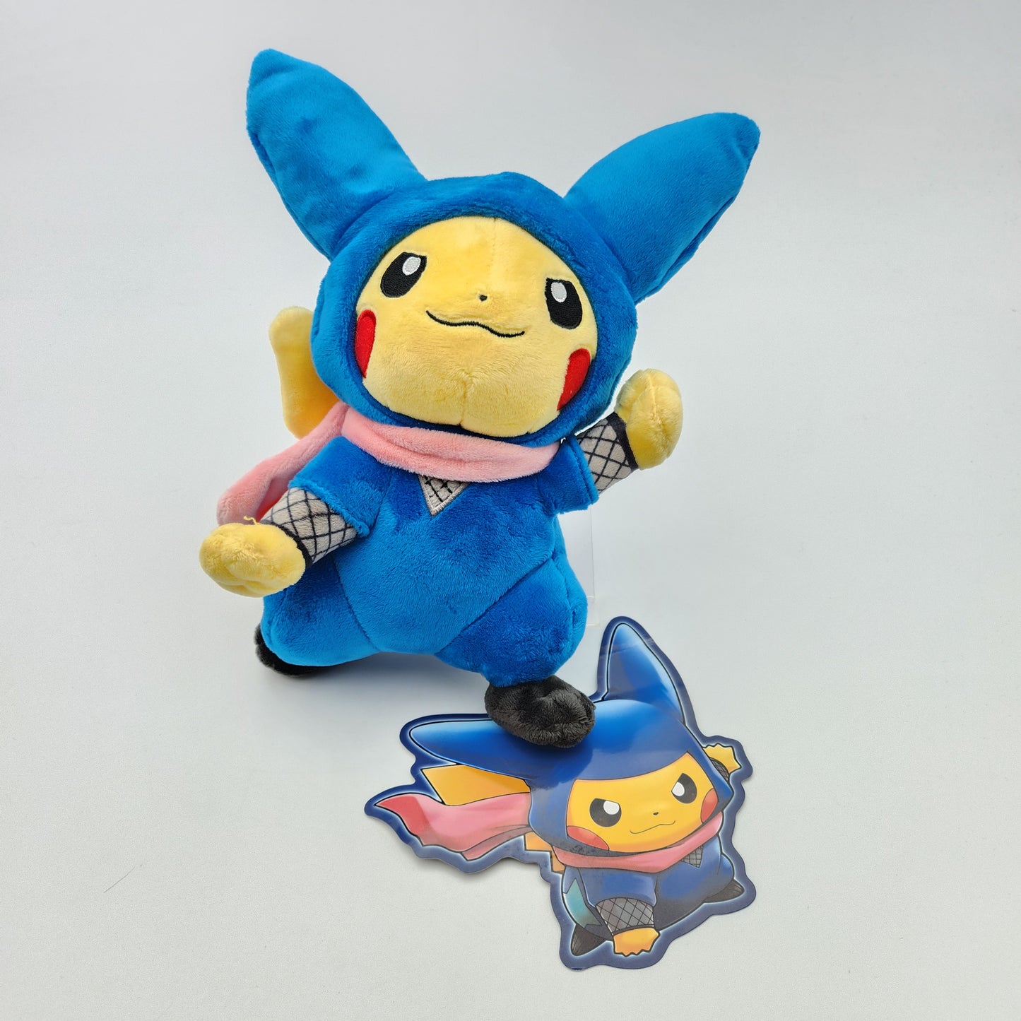 Peluche Pikachu Ninja - Exclusivité Pokémon Center