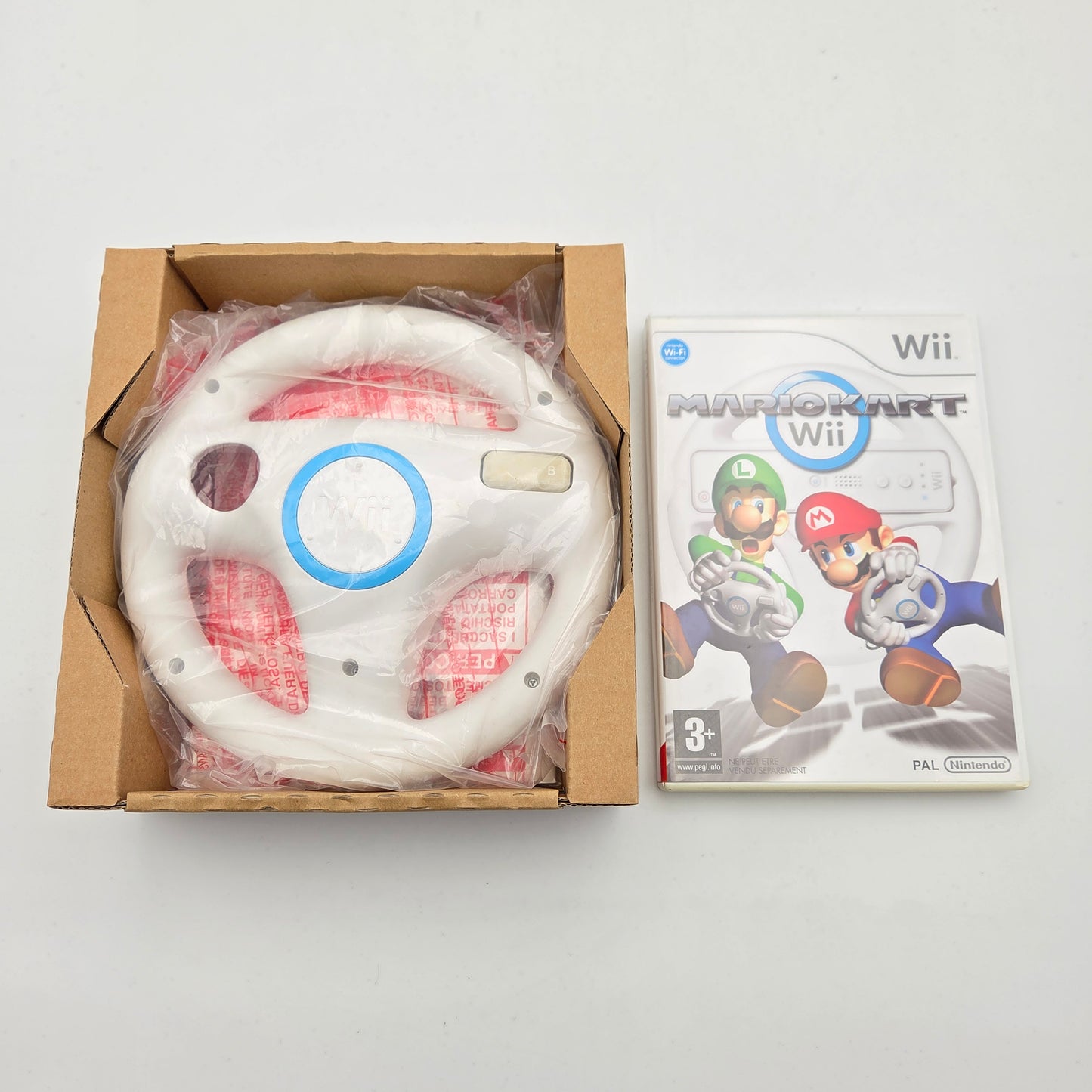 Mario Kart + Steering Wheel - Nintendo Wii