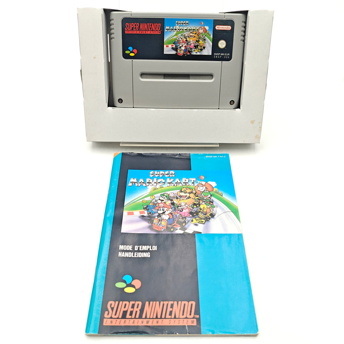SUPER MARIO KART - SUPER NINTENDO