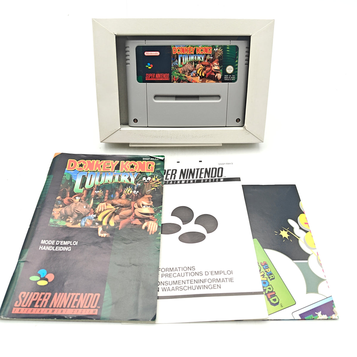 DONKEY KONG COUNTRY - SUPER NINTENDO