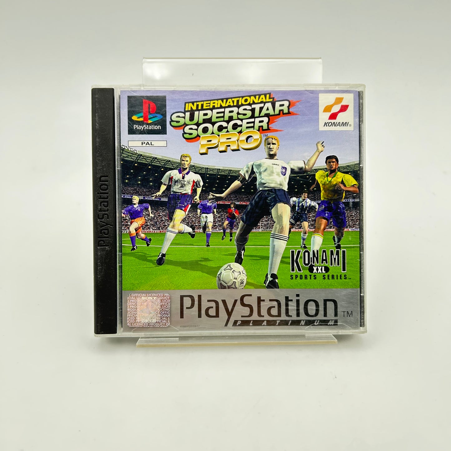 INTERNATIONAL SUPERSTAR SOCCER PRO - PLAYSTATION 1