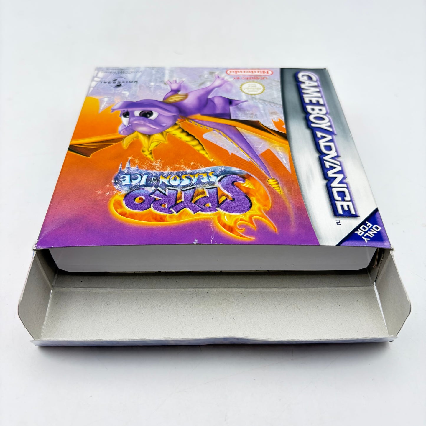 SPYRO: SEASON OF ICE - GAMEBOY ADVANCE