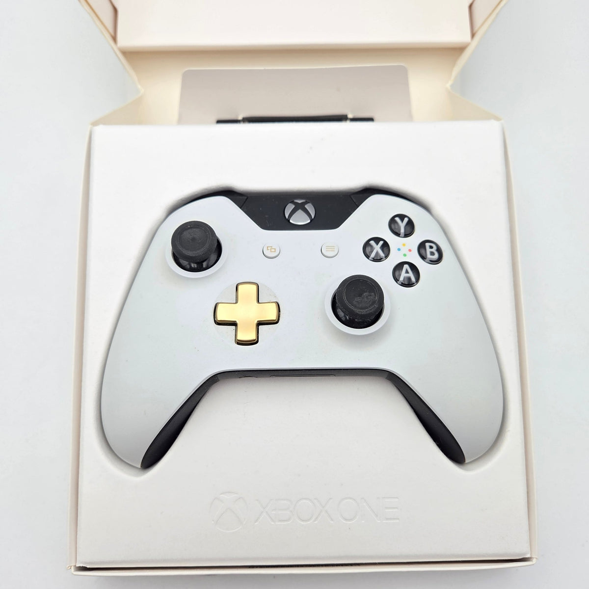 MANETTE LUNAR WHITE - XBOX ONE - Strike Games