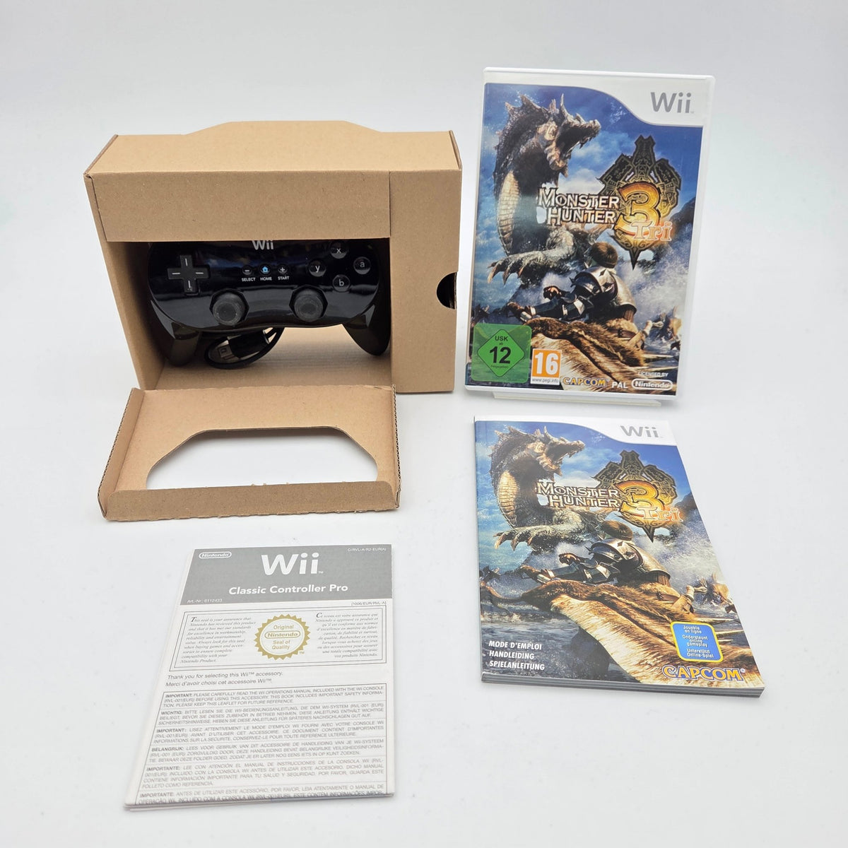 Monster Hunter Tri Classic Controler Pro Pack - Nintendo Wii - Strike Games