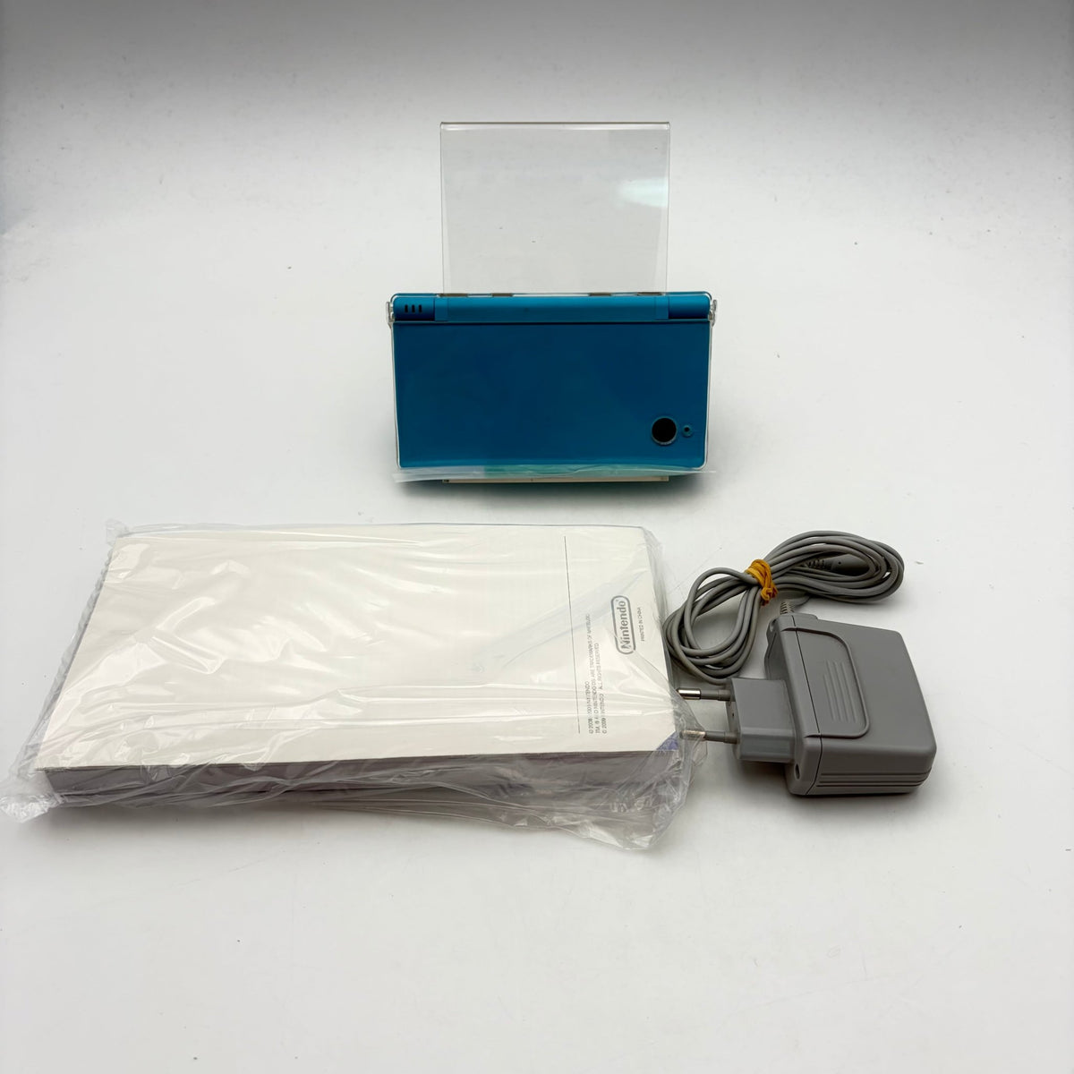 NINTENDO DSi BLEUE - Strike Games