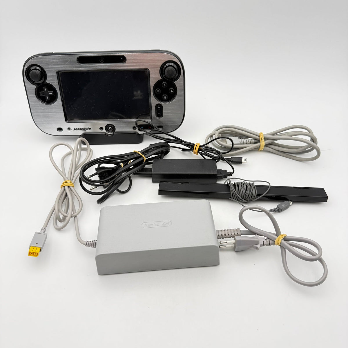NINTENDO WII U MARIO KART 8 PREMIUM PACK - Strike Games