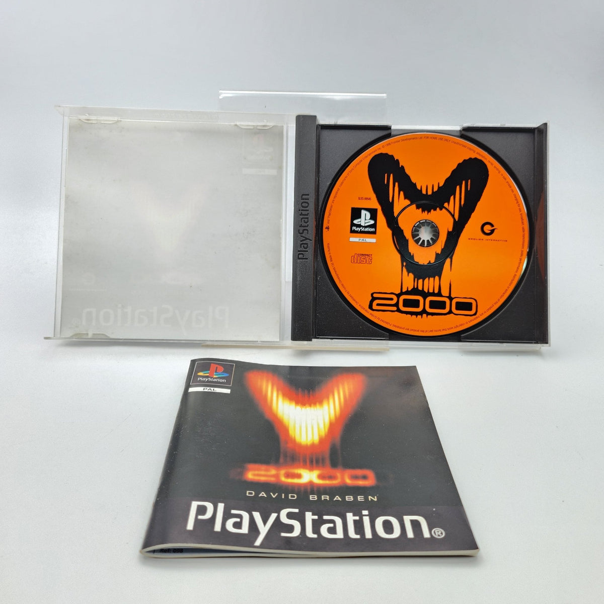 V2000 - PLAYSTATION 1 - Strike Games